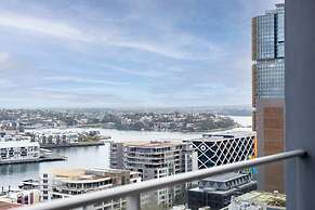 A Comfy & Spacious 2BR Apt Harbour View