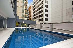 A Comfy & Spacious 2BR Apt Harbour View