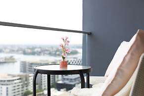 A Comfy & Spacious 2BR Apt Harbour View