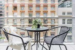 Bright & Spacious Stay for 6 Near Darling Harbour
