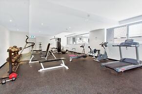 Spacious Modern Apt for 6, Next to Darling Harbour