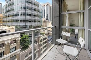 Spacious Modern Apt for 6, Next to Darling Harbour