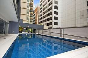 Spacious Modern Apt for 6, Next to Darling Harbour