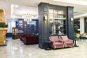 Macara Lake Park Hotel