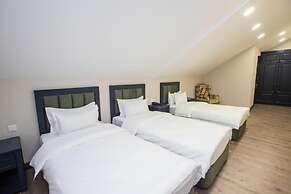 Macara Lake Park Hotel