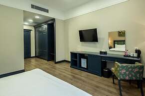 Macara Lake Park Hotel