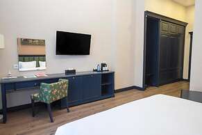Macara Lake Park Hotel