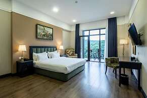 Macara Lake Park Hotel