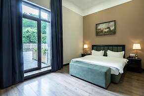 Macara Lake Park Hotel