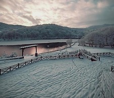 Macara Lake Park Hotel