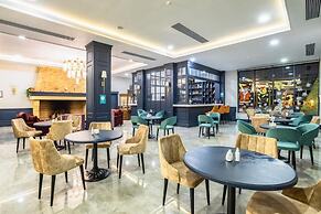 Macara Lake Park Hotel