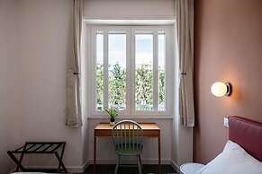 Flora Guest House