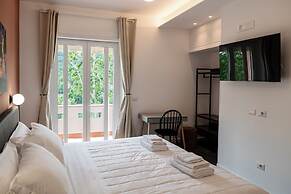 Flora Guest House