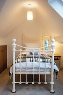 Beautiful 2 Bedroom Apartment in Malvern