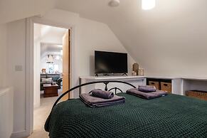 Beautiful 2 Bedroom Apartment in Malvern