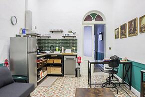 Traditional Maisonette - Yard & Jacuzzi