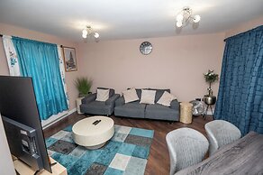 Modern Elegant and Spacious 3 Double Bedroom House