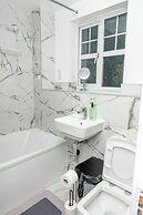 Modern Elegant and Spacious 3 Double Bedroom House