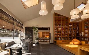 CongLinLi Wooded Homestay