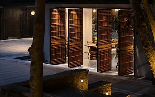 CongLinLi Wooded Homestay