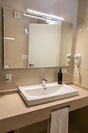GLOBAL HOTEL
