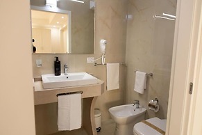 GLOBAL HOTEL
