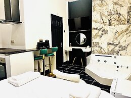 BPR Private Hot-tubs and rooms