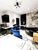 BPR Private Hot-tubs and rooms