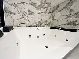 BPR Private Hot-tubs and rooms