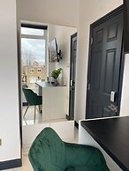 BPR Private Hot-tubs and rooms