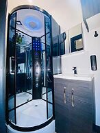BPR Private Hot-tubs and rooms