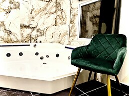 BPR Private Hot-tubs and rooms