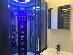 BPR Private Hot-tubs and rooms