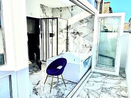 BPR Private Hot-tubs and rooms
