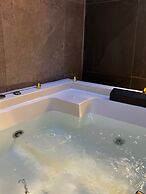 BPR Private Hot-tubs and rooms