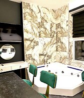 BPR Private Hot-tubs and rooms