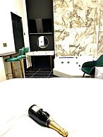 BPR Private Hot-tubs and rooms