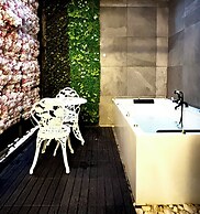 BPR Private Hot-tubs and rooms