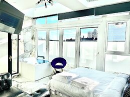 BPR Private Hot-tubs and rooms