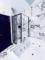 BPR Private Hot-tubs and rooms