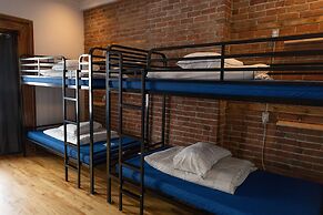 Treehouse Hostel