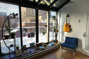 Treehouse Hostel