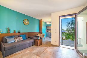 7br Luxury Villa - Pool, Garden & Parking