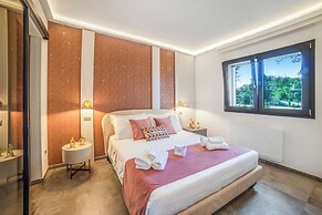 7br Luxury Villa - Pool, Garden & Parking