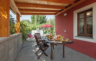 Casa Iris Holiday Home with Pool