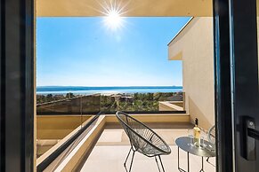 Luxury Villa Nuova With Heated Pool