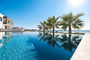 Luxury Villa Nuova With Heated Pool