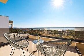 Luxury Villa Nuova With Heated Pool