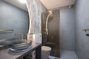 Luxury Villa Nuova With Heated Pool