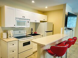 Dolan's Inn & Suites